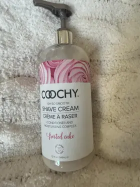 Coo1003-32 Coochy Anti Bump Rash Free Shave Cream Frosted Cake Scent 32 Oz Slightly Used