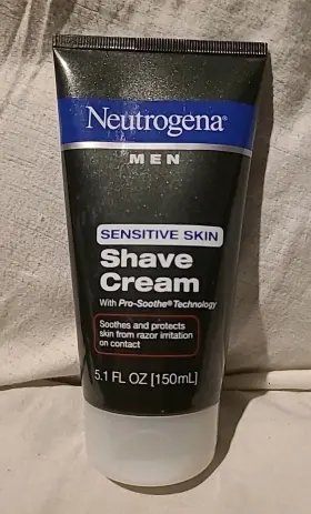 30042519 Neutrogena Mens Sensitive Skin Shave Cream With Pro-soothe Technology 5.1 Oz