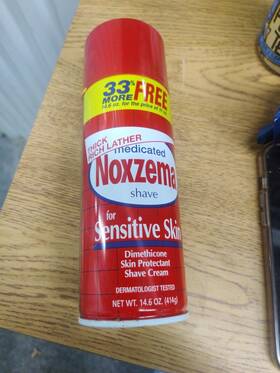 Noxzema Un02486 Shave Cream 14.6oz Sensitive Skin Thick Rich Lather Red Can Discontinued