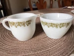70S Pyrex Corning Spring Blossom Crazy Daisy Cream & Sugar Set Used. Price: $17.68.